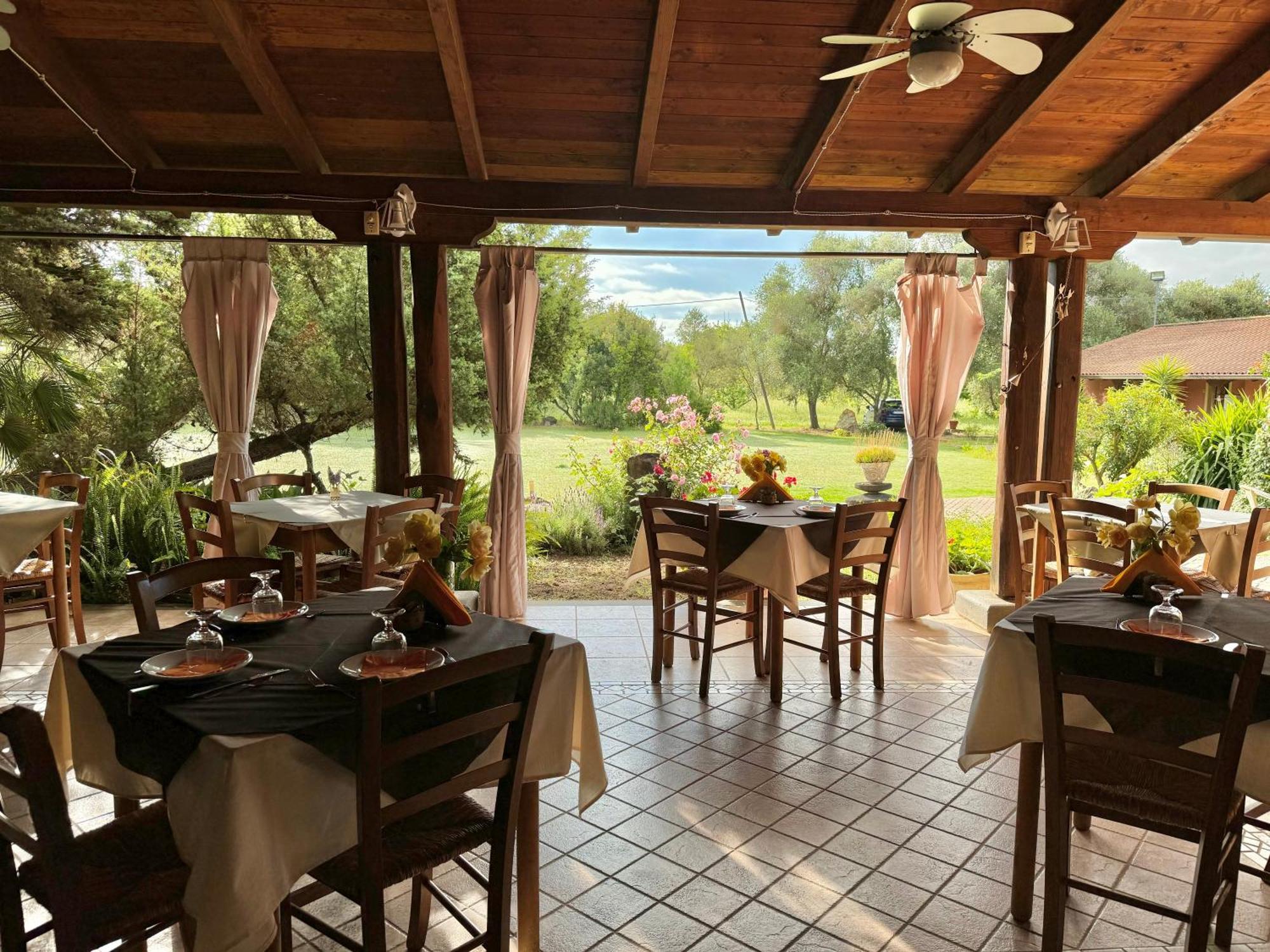 L'Orto Villa San Vero Milis ภายนอก รูปภาพ